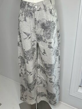 Toile Print Floral Bird Jeans Gray Wide Leg Jacquard pants NWT, women’s size L